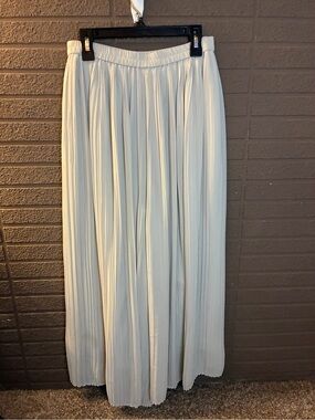 Uniqlo Light Gray Wide-Leg Pleated Jumpsuit Pants